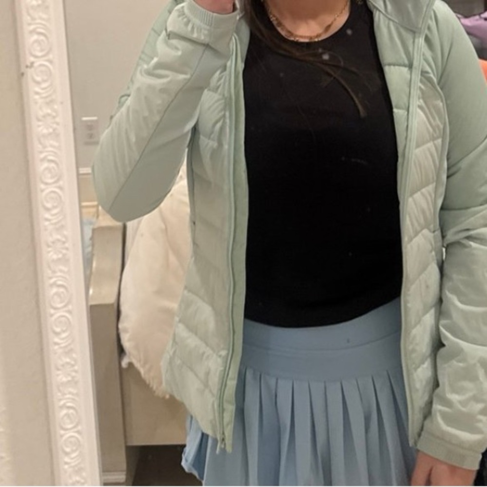 🥳LULULEMON jacket 🥳 - Picture 4 of 4